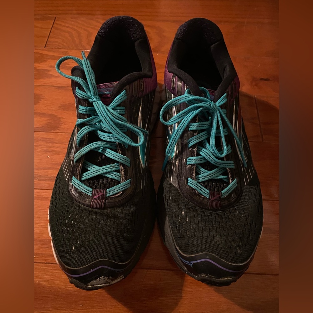 GUC Brooks Ghost 9 sneakers.  Black.